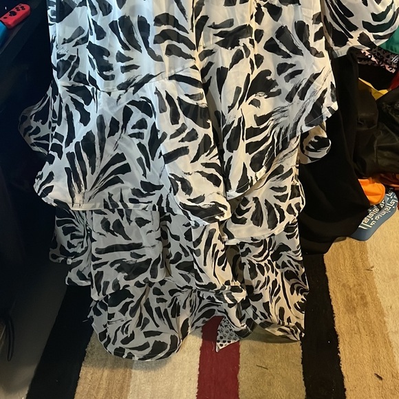 8. Alexis for Target Black and Cream botanical print dress. Size 3x - Picture 5 of 11